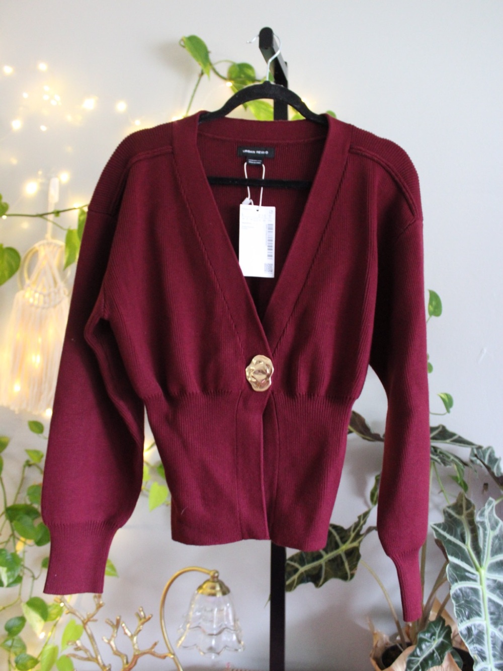 Urban Revivo Burgundy Ribbed Knit V-Neck Gold Button Cardigan Size XS